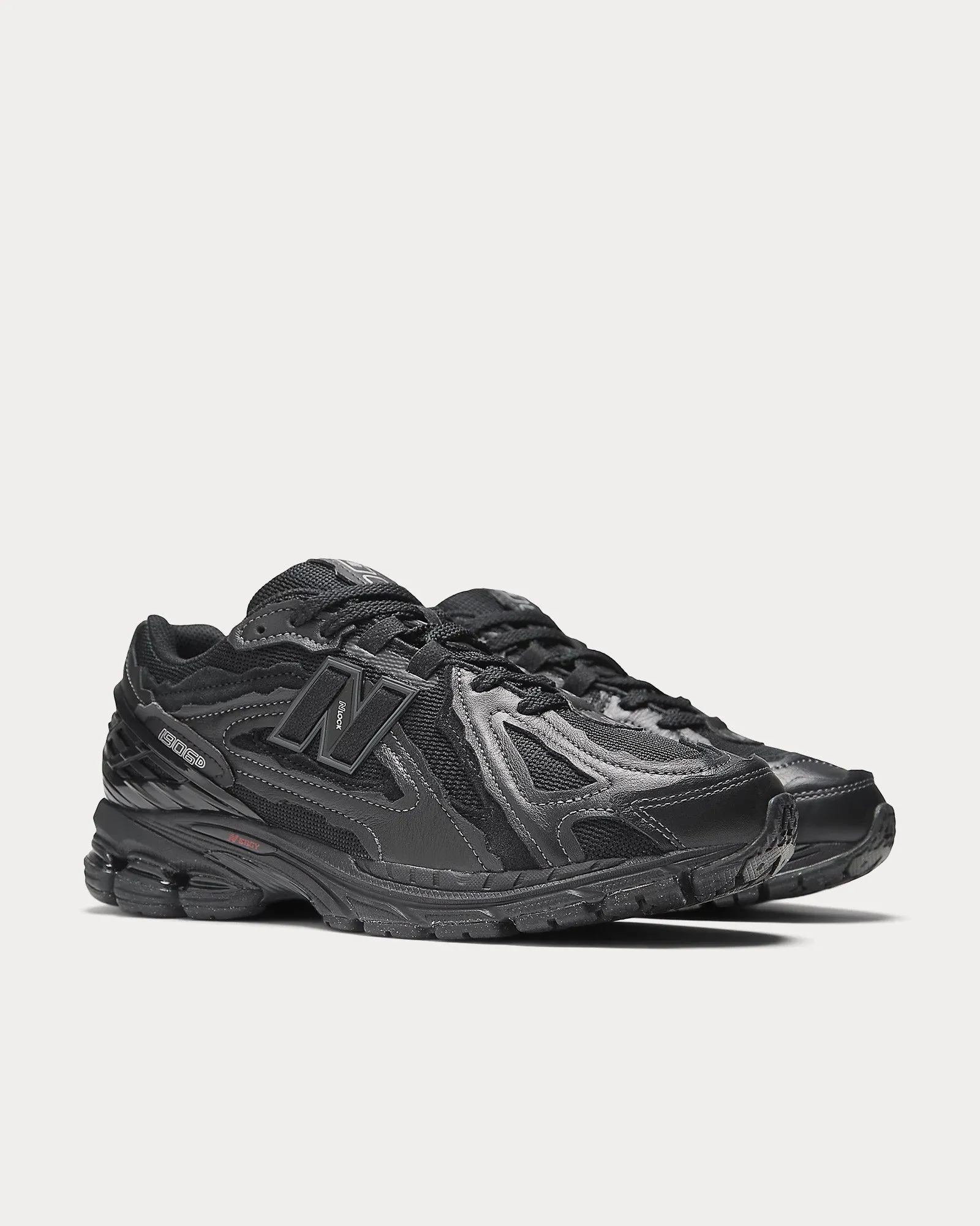 1906D Black / Silver Metallic / Crimson Low Top Sneakers