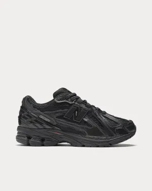 1906D Black / Silver Metallic / Crimson Low Top Sneakers