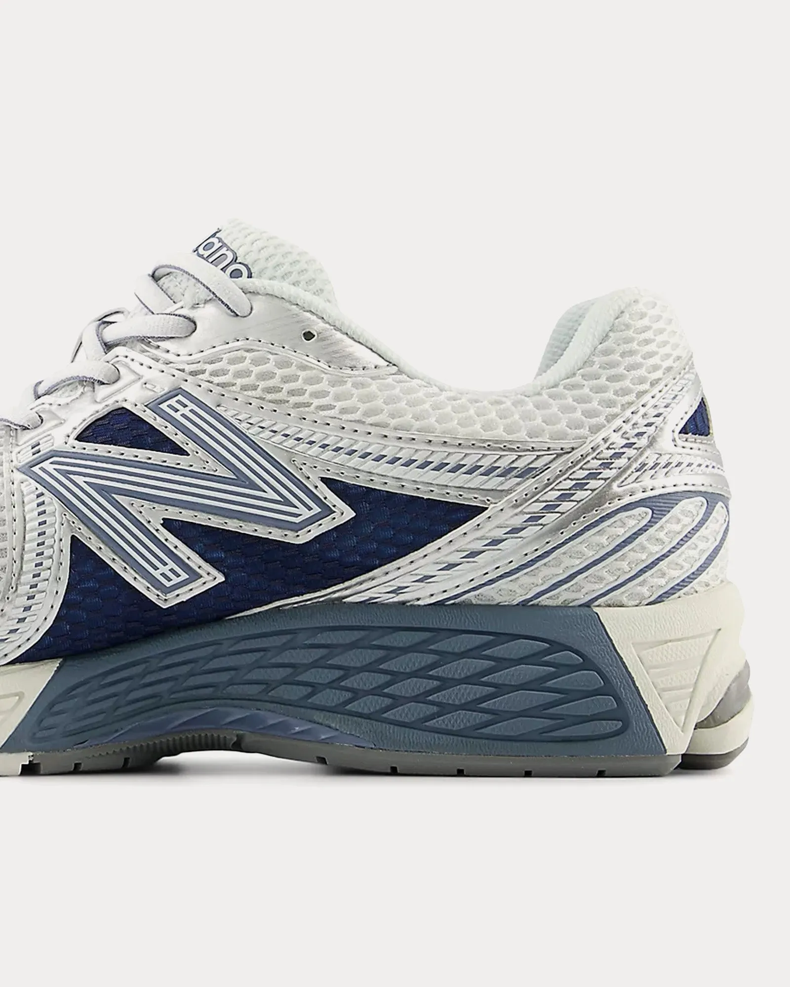 860V2 'Northern Light' Sea Salt / Vintage Indigo / Artic Grey Low Top Sneakers