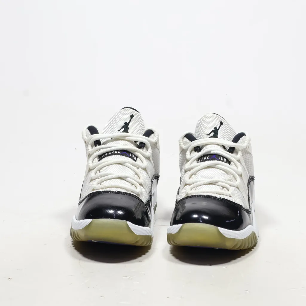 Air Jordan 11 Retro Sport Shoes Fabric White Color For Kids