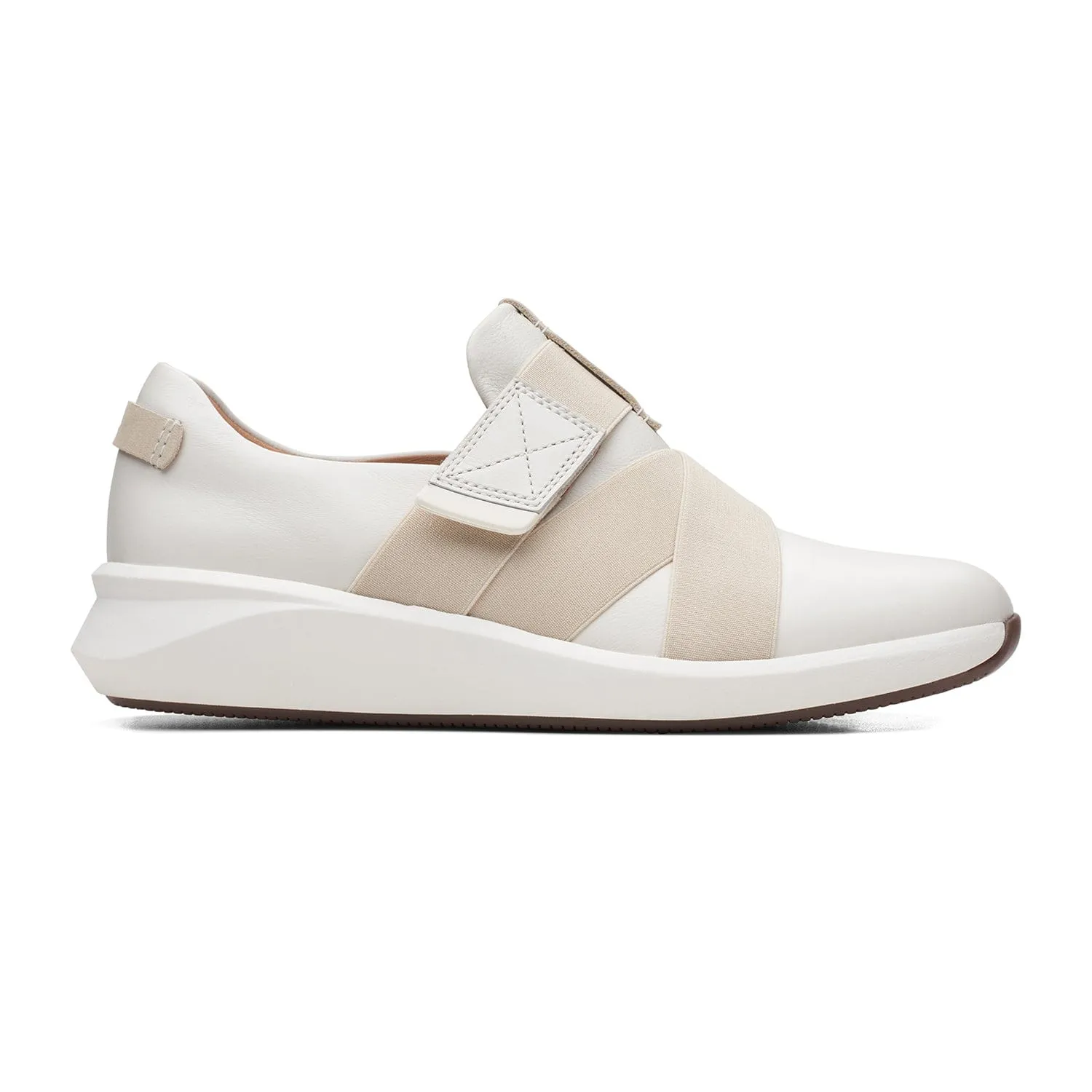 Clarks Un Rio Strap Shoes (Wide Fit)