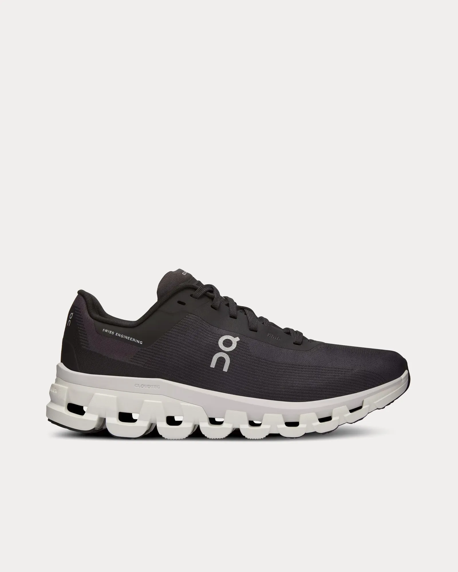 Cloudflow 4 Black / White Running Shoes