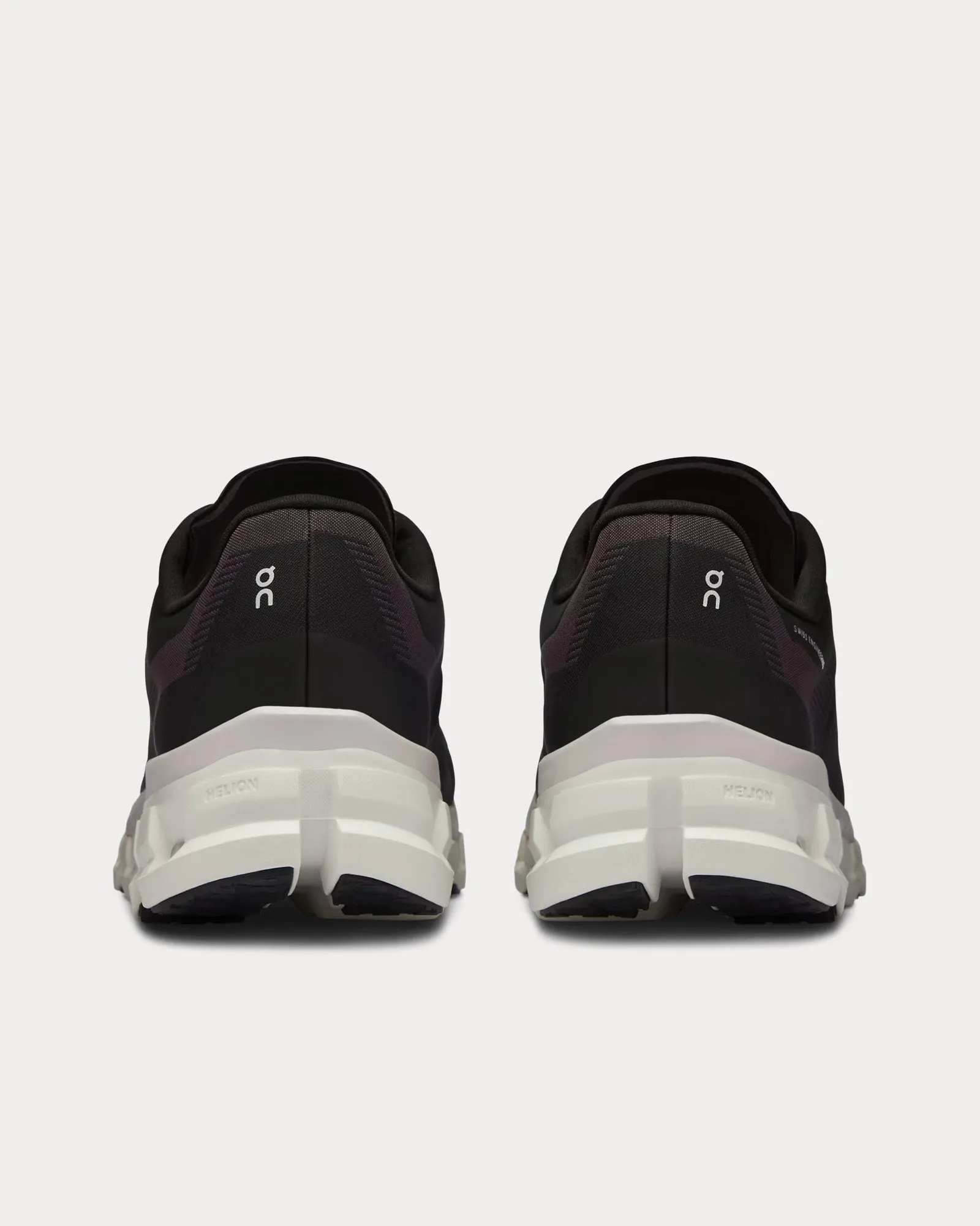 Cloudflow 4 Black / White Running Shoes