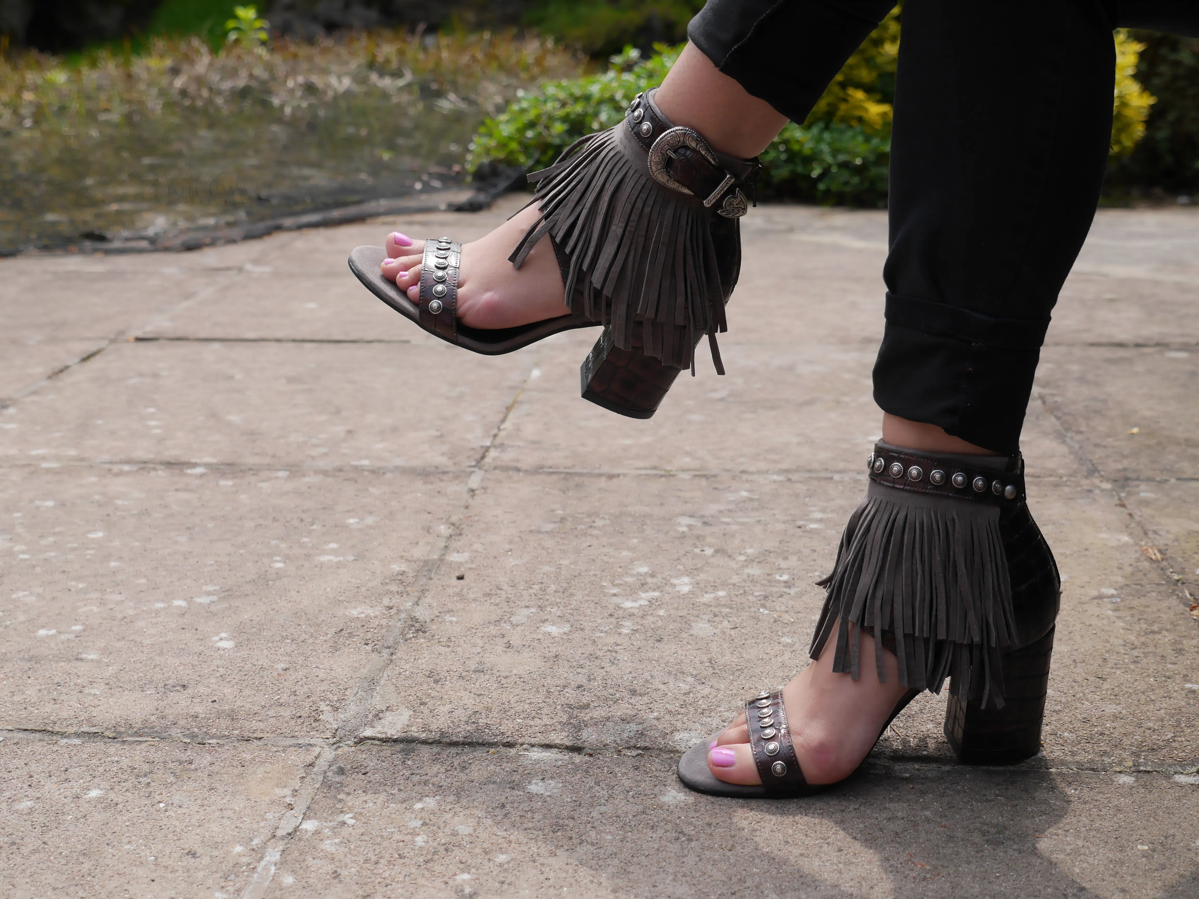 FK567A4 - Brown Moc Croc Fringe