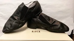 Lindsay -- Split Sole Jazz Boot Slip-On -- Black