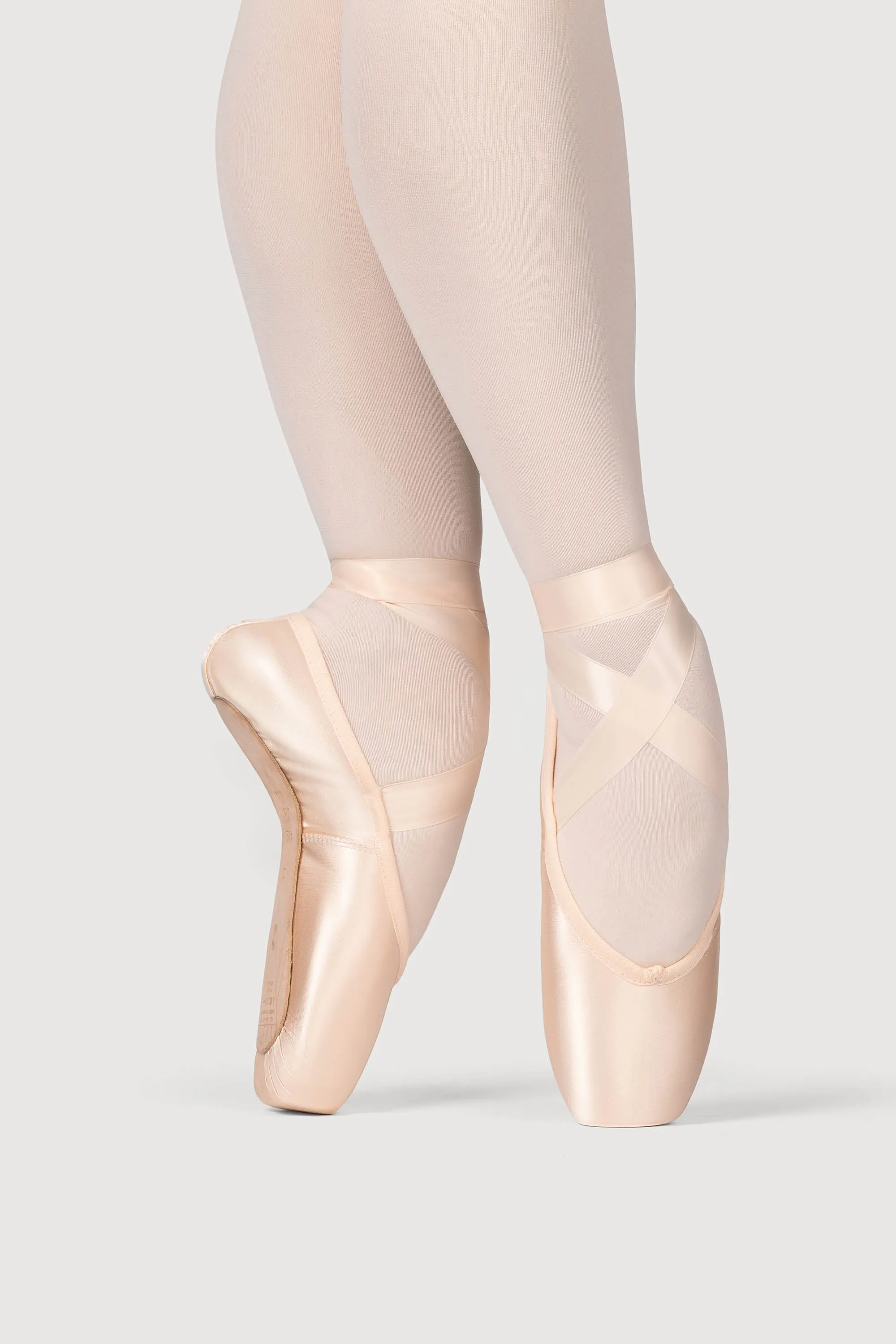 S0130 - Bloch Sonata Pointe Shoe