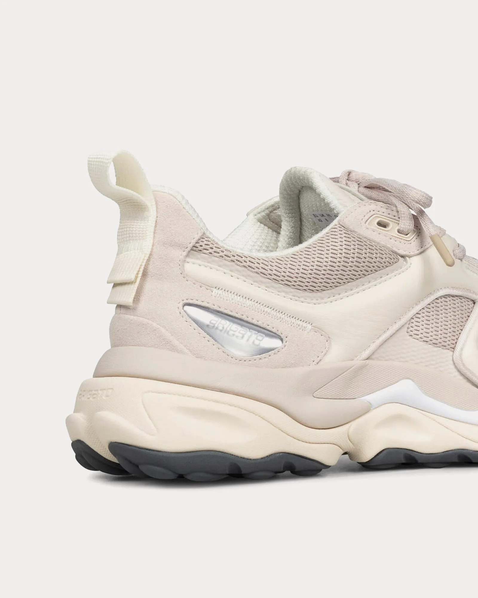 Satellite Runner Beige / Beige Low Top Sneakers