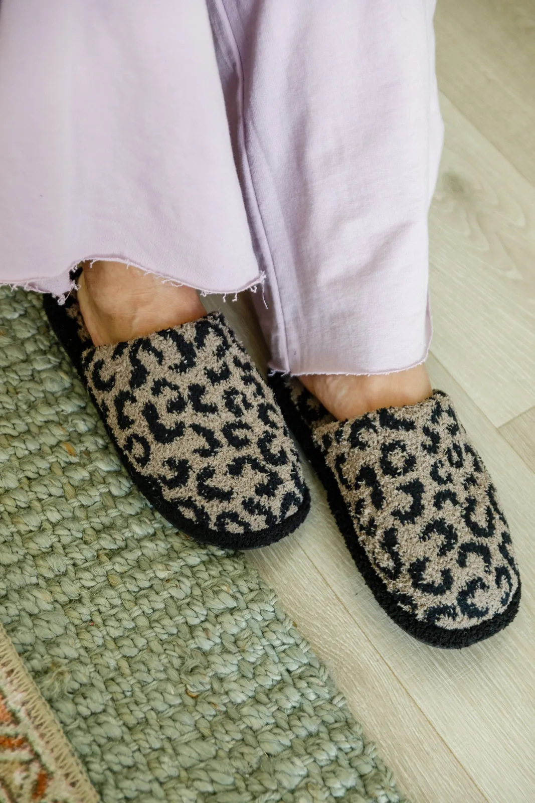 SP24- Fuzziest Feet Animal Print Slippers In Mocha