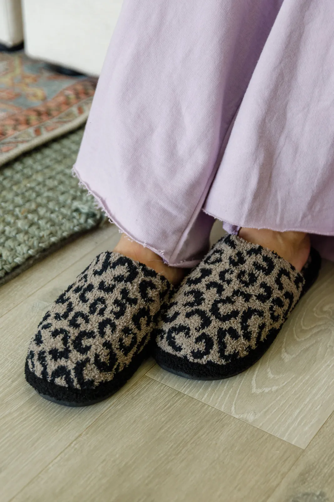 SP24- Fuzziest Feet Animal Print Slippers In Mocha