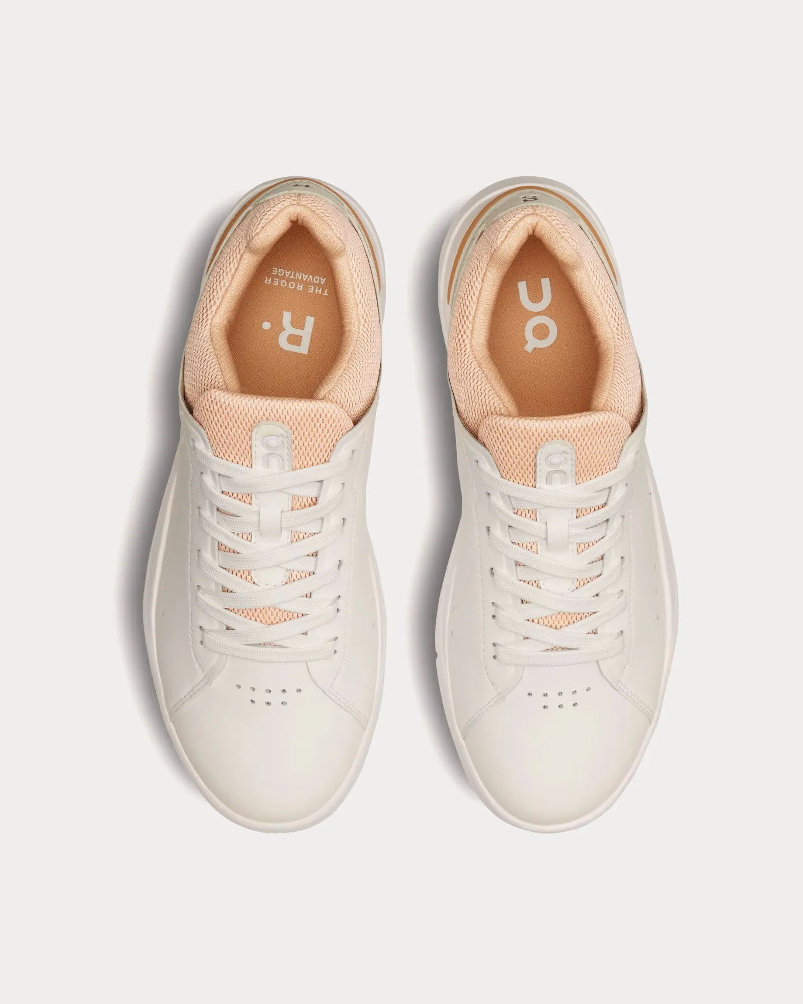 The Roger Advantage White / Savannah Low Top Sneakers