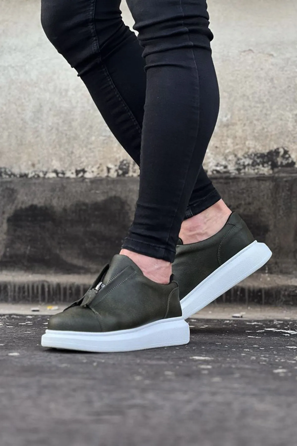 WG010 Khaki Men's Casual Shoes