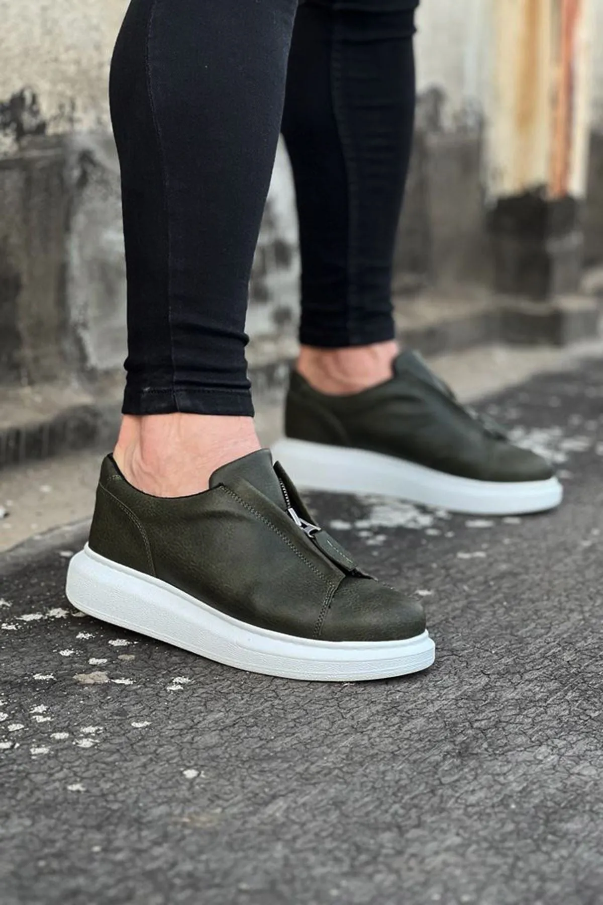 WG010 Khaki Men's Casual Shoes