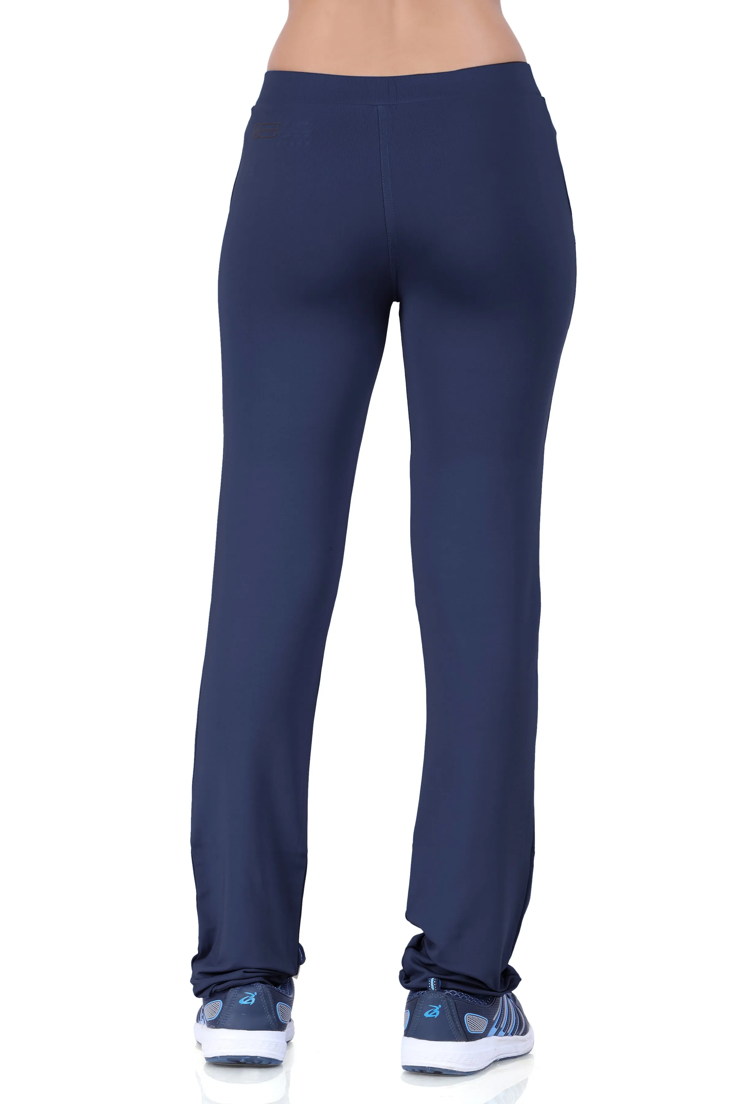 WOMEN SOLID TRACK PANT WITH POCKETS
